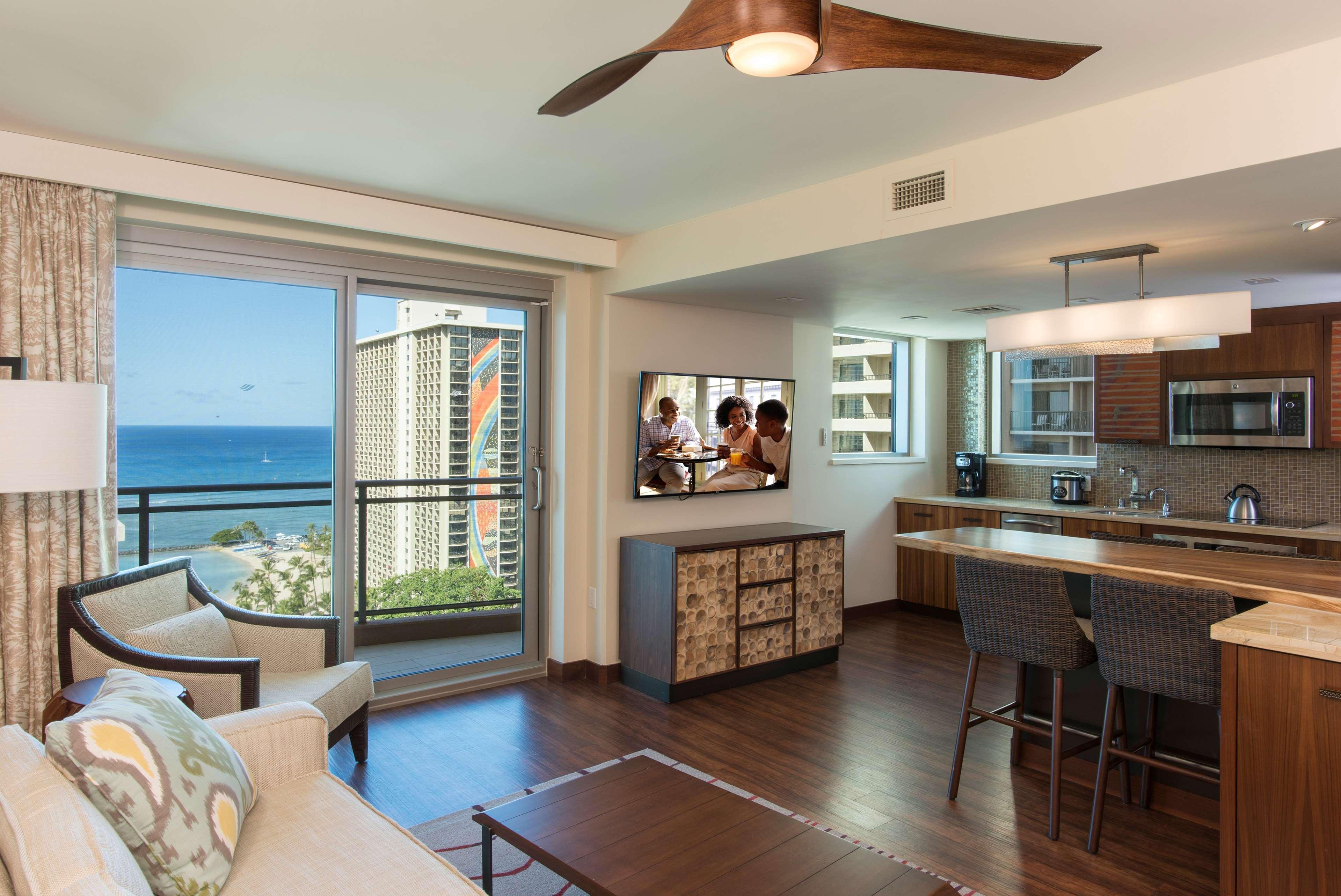 Hilton Grand Vacation Club The Grand Islander Waikiki Honolulu Hotel Exterior photo