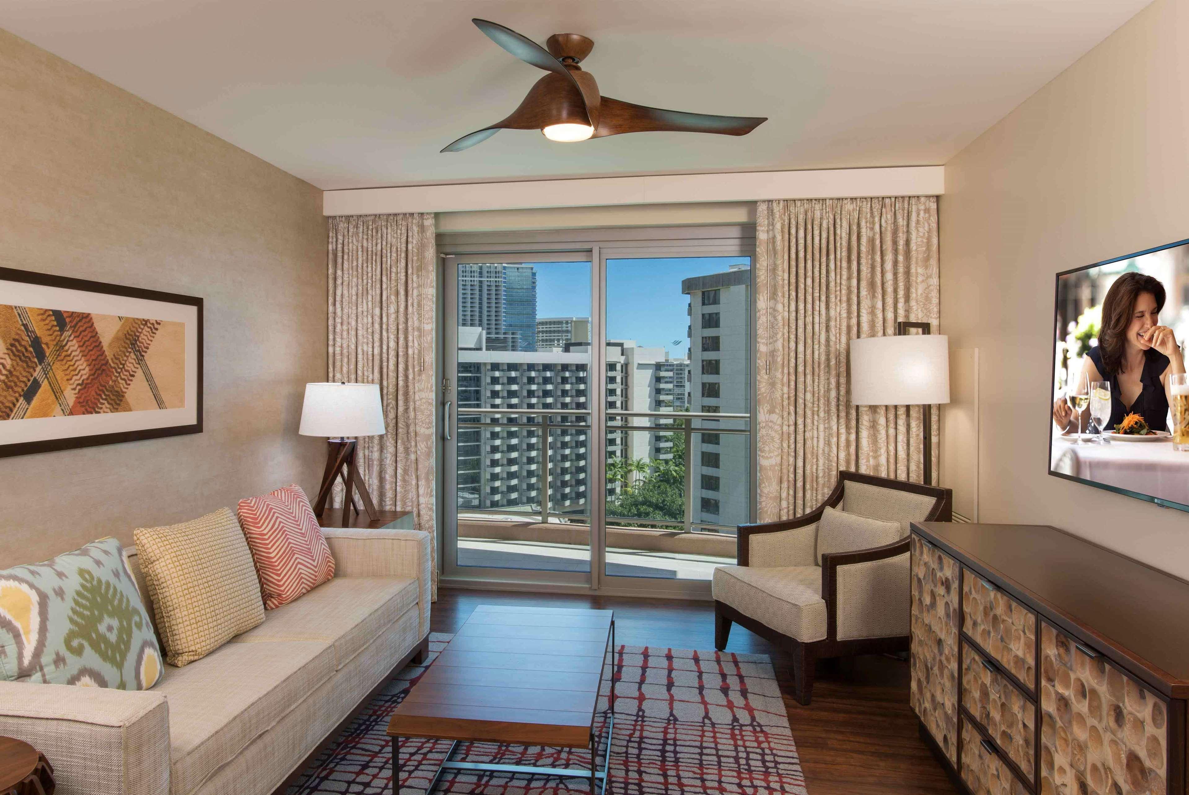 Hilton Grand Vacation Club The Grand Islander Waikiki Honolulu Hotel Exterior photo