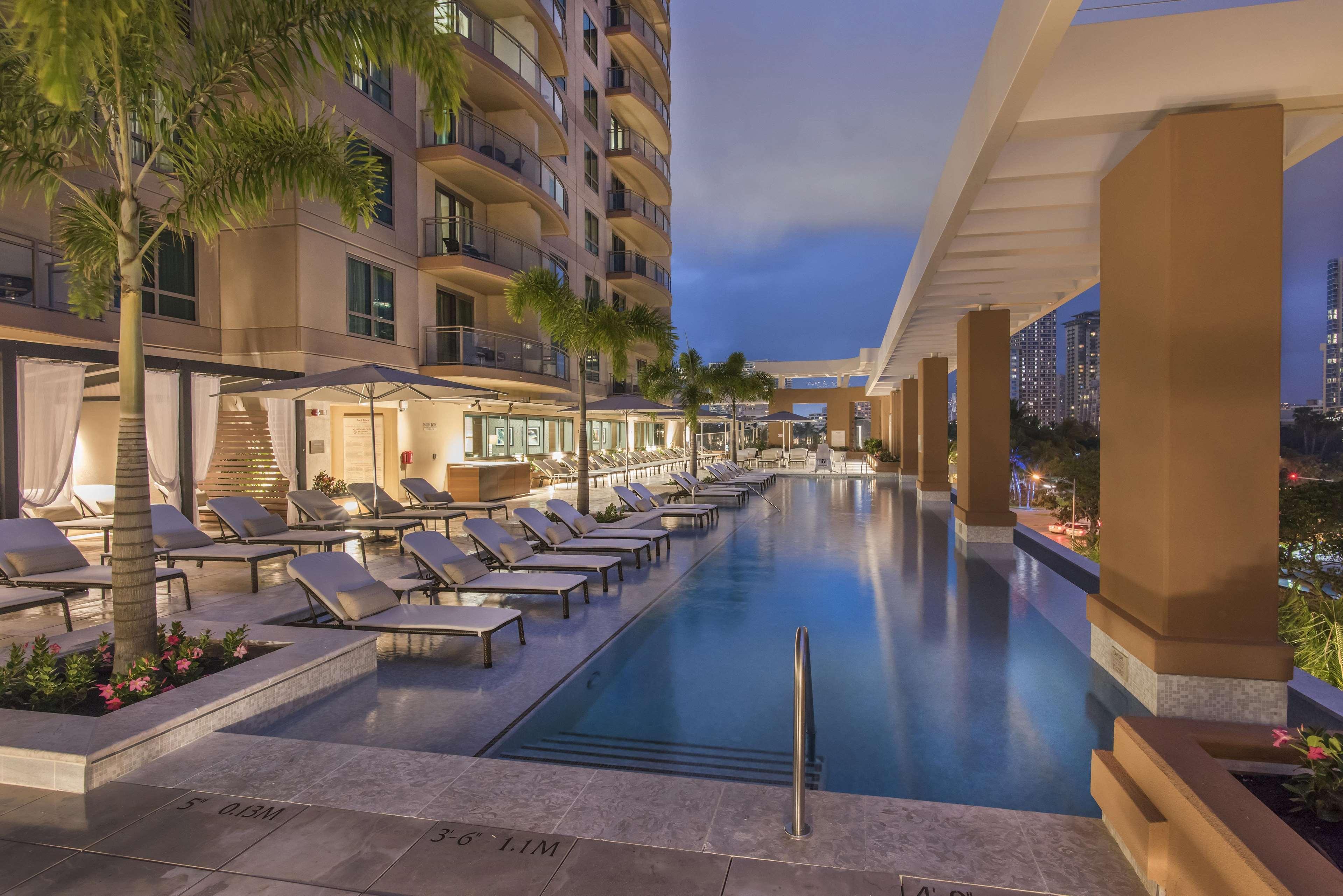 Hilton Grand Vacation Club The Grand Islander Waikiki Honolulu Hotel Exterior photo