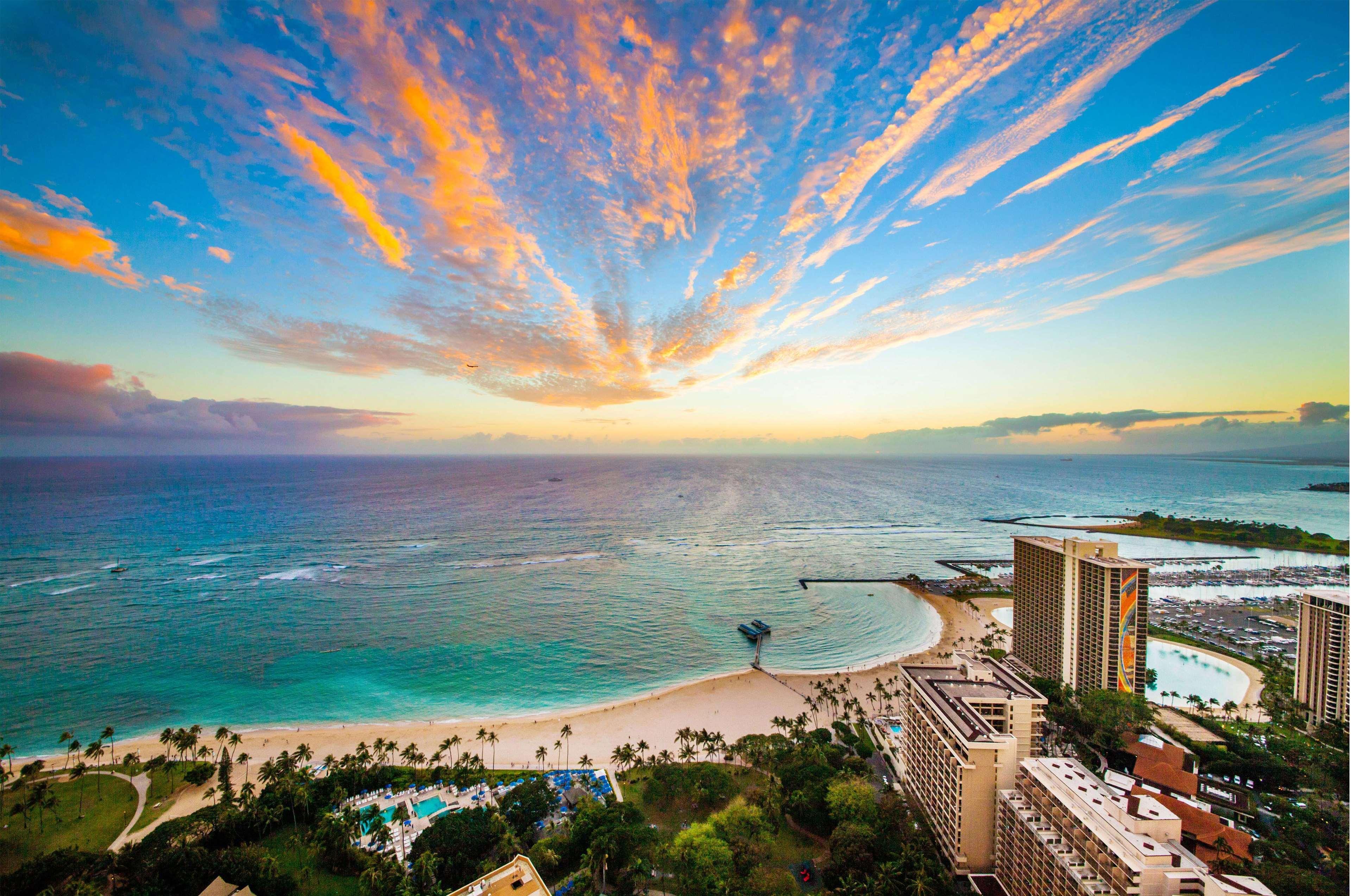Hilton Grand Vacation Club The Grand Islander Waikiki Honolulu Hotel Exterior photo