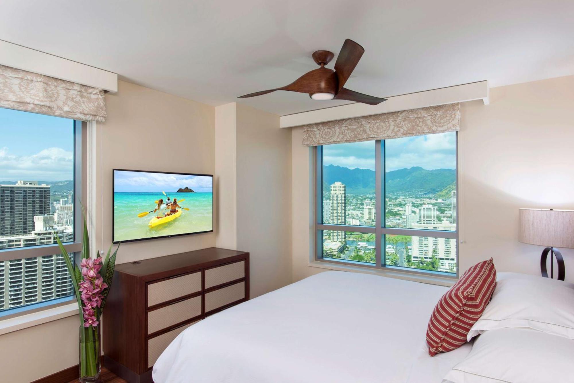 Hilton Grand Vacation Club The Grand Islander Waikiki Honolulu Hotel Exterior photo