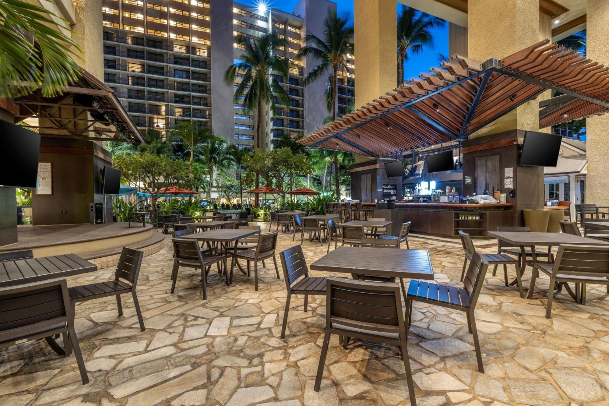 Hilton Grand Vacation Club The Grand Islander Waikiki Honolulu Hotel Exterior photo